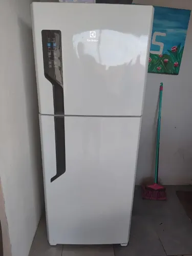 Geladeira Eletrolux 431l
