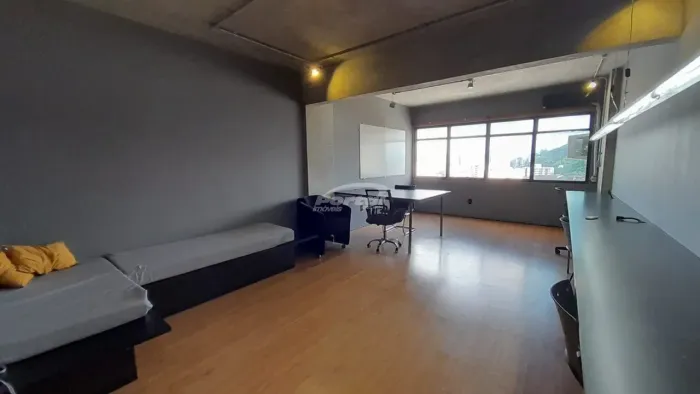 Sala Comercial disponível para locação no Centro de Blumenau.