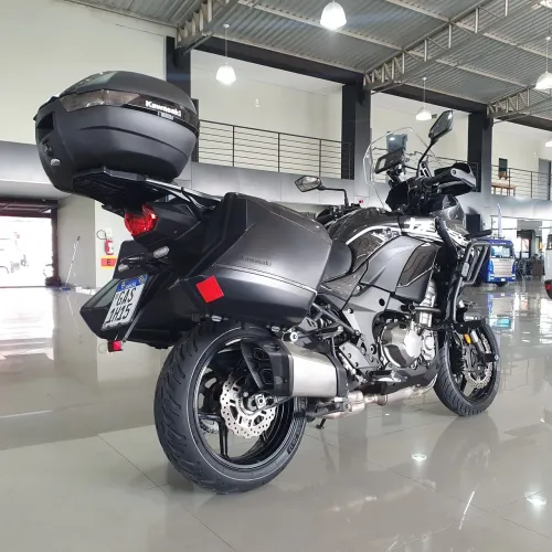 Moto em ótimo estado de conservação sem detalhes