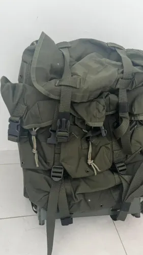 Mochila militar ALICE · verde oliva · com armação