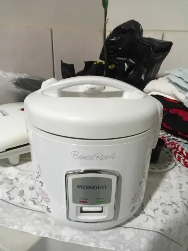 Panela de arroz elétrica