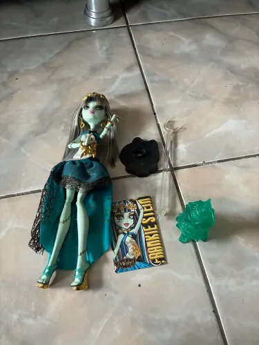 Monster High Frankie 13 desejos