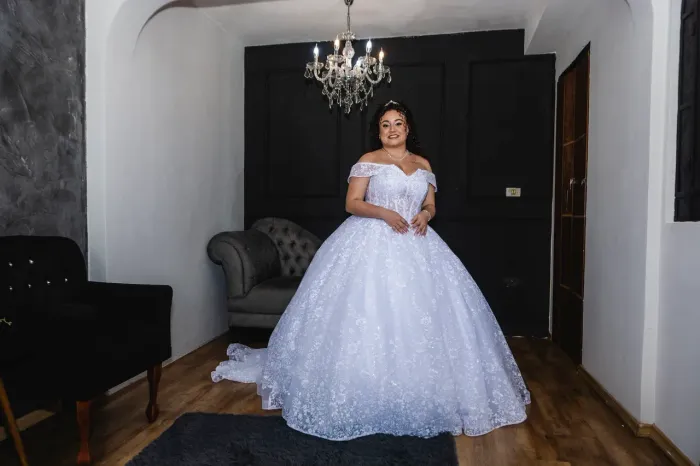Vestido de noiva branco bordado renda