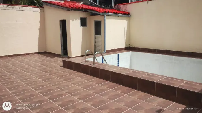 ALUGO CASA DE 2 PAVIMENTOS 3/4 SENDO 1 SUÍTE, CONJUNTO VAL PARAISO