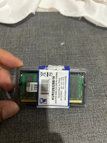 Memória RAM DDR 4 de 16 GB com frequência de 3200