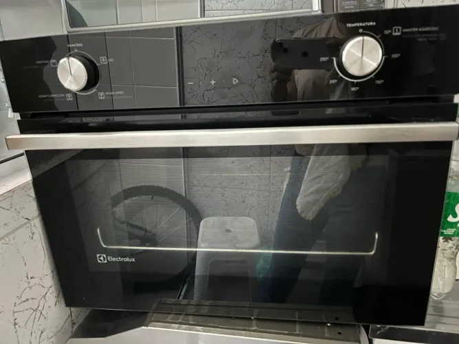 Forno embutido Electrolux 