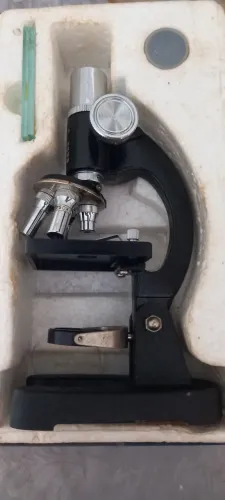 Microscópio antigo década de 70