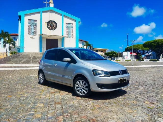 Volkswagen Fox 1.0 MI Total Flex 8V 5P 2014