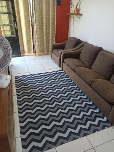 Sofá antigo estilo colonial 70/80