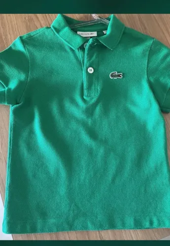 Polo Lacoste verde TAM 2 linda
