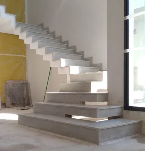 Escadas residenciais e comerciais