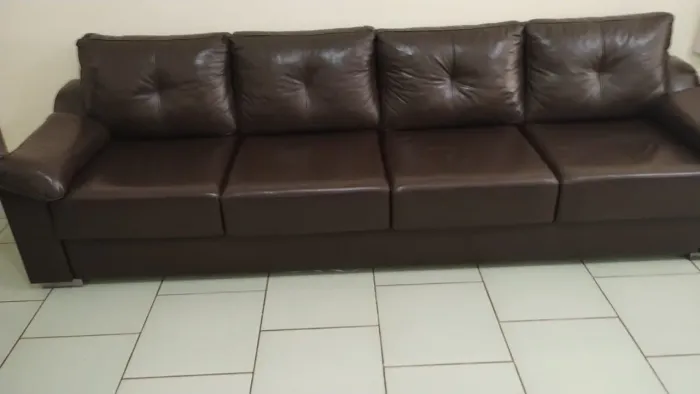 Sofá 4 lugares couro legítimo