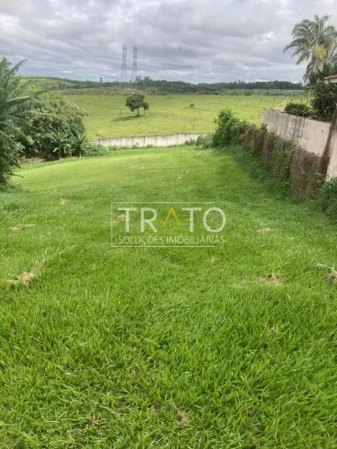 Terreno à venda de 1.800 metros no Condomínio: Chácara Bela Vista