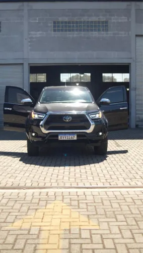 Toyota Hilux CD SRX Plus 4X4 2.8 TDI Die. Aut. 2024