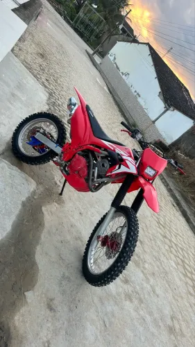 HONDA CRF 250F 2021 - MUITO BEM CONSERVADA