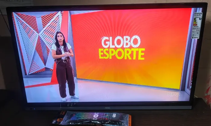 TV AOC 32? LED com Controle Remoto - Perfeito Estado!
