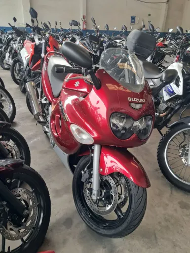 SUZUKI GSX 750 F