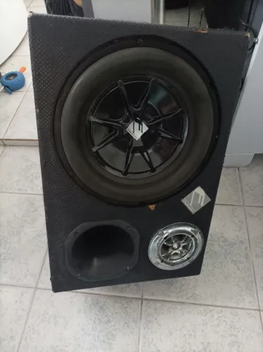 Vende se caixa som Falcon