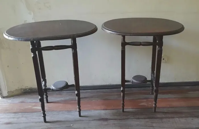 Mesa em madeira nobre