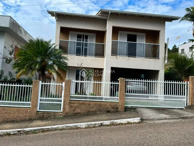 casa dois pavimentos em Imarui Sc