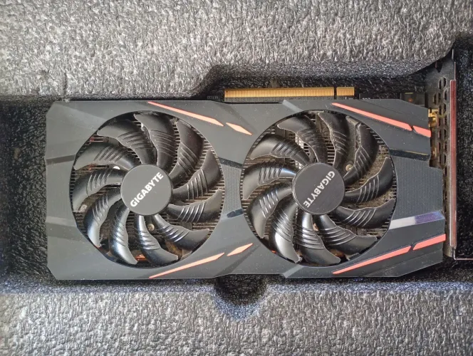 RX 570 AMD