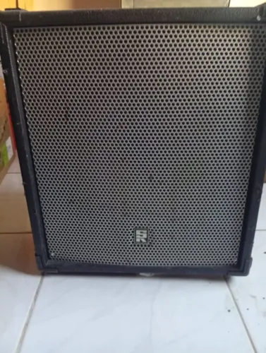 Cubo amplificador baixo staner