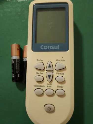 V/controle ? de ar-condicionado Consul original por 50 reais para vir retirar ok 