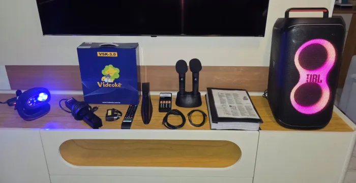 Videokê VSK 3.0 com 12.530 músicas!