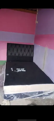 Cama nova só tá fora do plástico com a cabeceira tudo novo nunca usado
