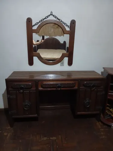 Jogo de Quarto Casal Rústico em Madeira Maciça - Cama, Penteadeira e Criados-Mudos