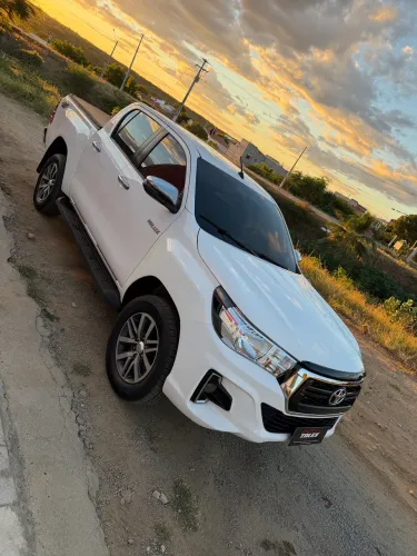 Toyota Hilux CD SR 4X4 2.8 TDI Diesel Aut. 2019