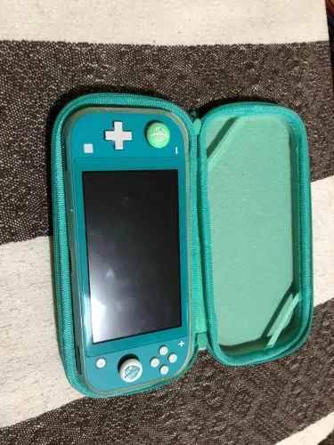 Nintendo Switch Lite com jogos (mídia física)