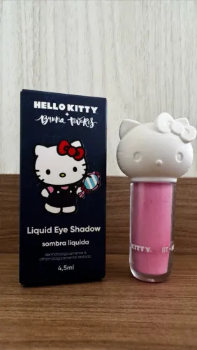 Sombra Líquida Hello Kitty + Bruna Tavares