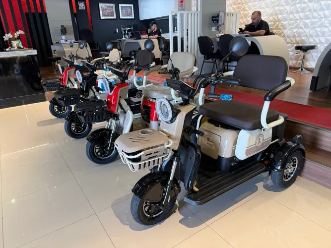 Chegaram os triciclos da Letto, de 50 a 60 km de autonomia