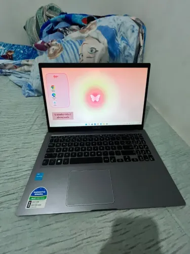 Notebook ASUS, novo na caixa, sem uso!