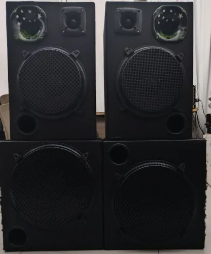 Caixas de som 4