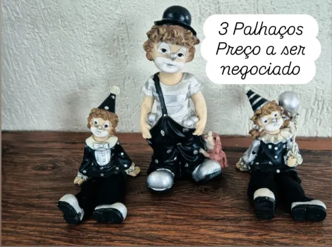 Conjunto 3 esculturas de palhaços
