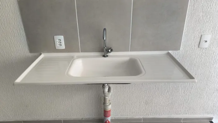 Pia de Cozinha C/ Torneira