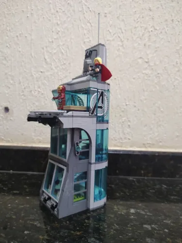 Lego Marvel: Combate na Torre dos Vingadores 76038