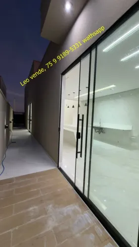 Leo vende, bairro Papagaio, 3 suítes, closet, piscina, goumert