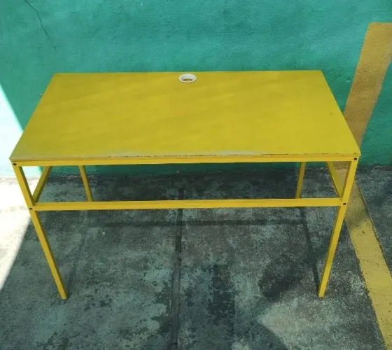 Mesa para escritório ou escolar 