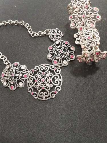 Conjunto de colar e pulseira