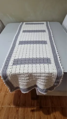 Caminho de mesa - Crochê Artesanal