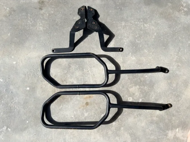 Protetor/afastador de alforge lateral XRE 190 ?
