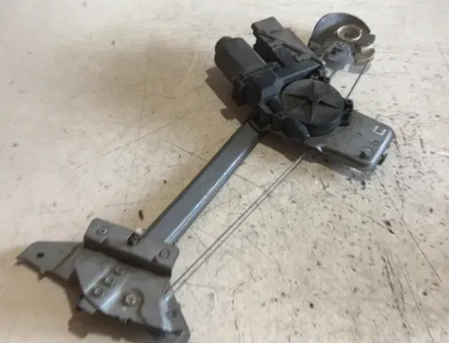 Máquina De Vidro Traseiro Direito Peugeot 307 2004 