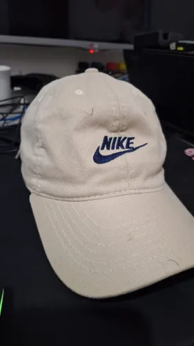 Boné Nike original branco bordado