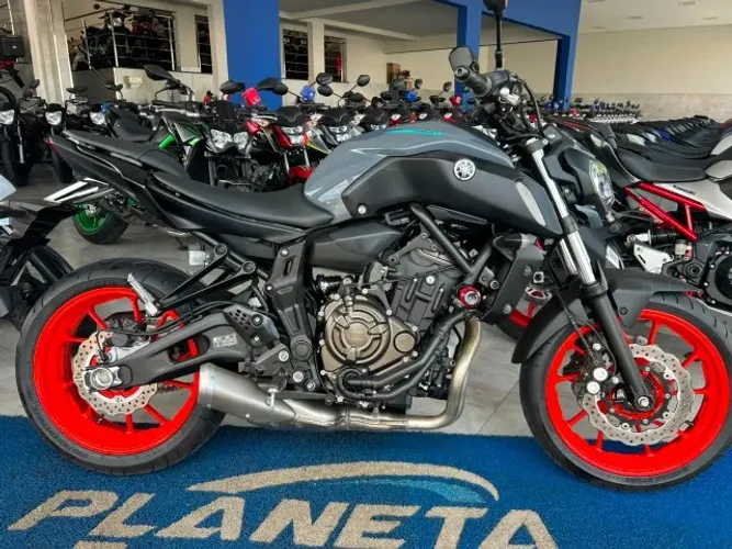 Yamaha MT-07 modelo 2023 com apenas 15.000 km rodados, moto super conservada!