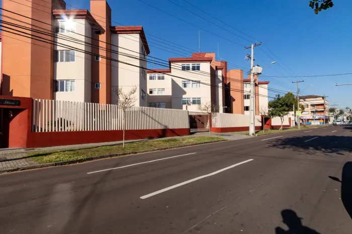 Apartamento com 3 quartos, sendo uma suíte e 2 vagas na Rua Brasilio Itiberê