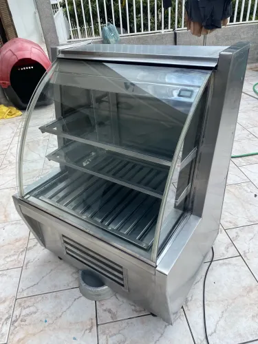 Balcão expositor gelado