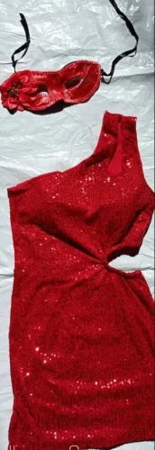 Vestido Paetê Vermelho (Veste P ao M) + Máscara de Gala. <br>